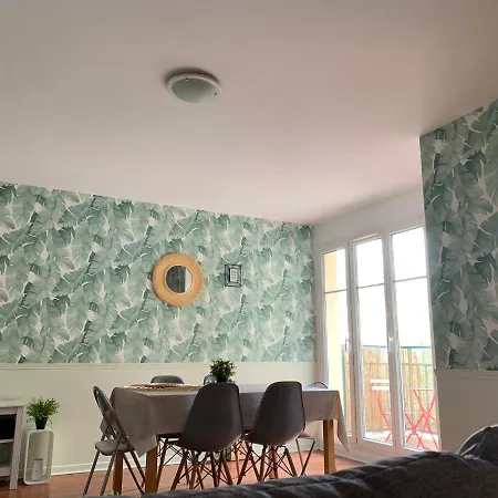 Apartament Disney, Comfortable 2 Bedrooms Family Apartment, 7 Pers, Wifi, Netflix *