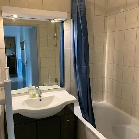 Disney, Comfortable 2 Bedrooms Family Apartment, 7 Pers, Wifi, Netflix * Chessy (Seine-et-Marne)